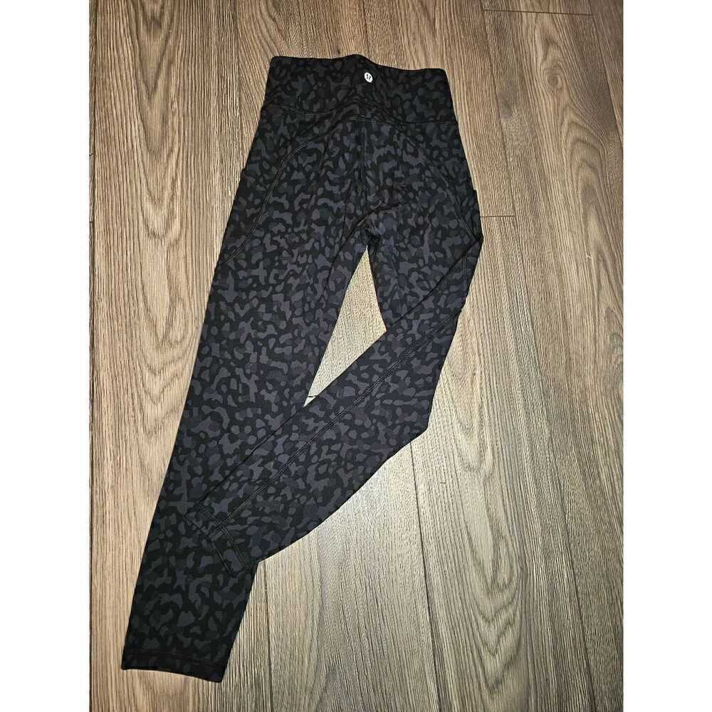 Lululemon Size 4 Speed Tights Leopard Camo - Picture 4 of 6